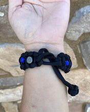 Lade das Bild in den Galerie-Viewer, Paracord Watch Band compatible with Fitbit Charge 2, Charge 3, Charge 4, Charge 5 & Charge 6 (Watch not included)