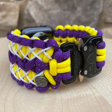 Lade das Bild in den Galerie-Viewer, Paracord Watch Band compatible with Apple Watch Series 1, 2, 3, 4, 5, 6, 7 & SE (watch not included)