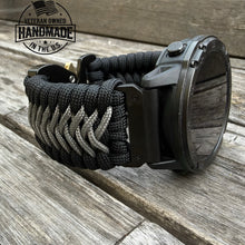 Lade das Bild in den Galerie-Viewer, Quick Release Paracord Watchband, personalized to replace bands for Garmin 20mm, 22mm and 26mm|Black and Grey

