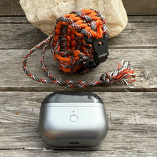Charger l&#39;image dans la galerie, Paracord Buds case compatible with PowerBeats Pro, AirPods Pro 1 and 2, AirPods 3 and 4, Galaxy Buds 3/3 Pro(earbuds and case not included).
