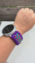 Laden und Abspielen von Videos im Galerie-Viewer, Paracord Watchband compatible with Samsung Galaxy Watch (watch not included).
