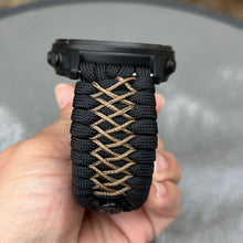 Lade das Bild in den Galerie-Viewer, Paracord Watchband compatible with Garmin Approach, D2, Descent, Enduro, Epix (Gen 2), Fenix, Forerunner 230/235/630/735XT/935/955, Instinct, MARQ, Tactix, Quatix (watch not included).
