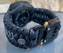 Charger l&#39;image dans la galerie, Paracord Watchband compatible with Garmin Approach, D2, Descent, Enduro, Epix (Gen 2), Fenix, Forerunner 230/235/630/735XT/935/955, Instinct, MARQ, Tactix, Quatix (watch not included).
