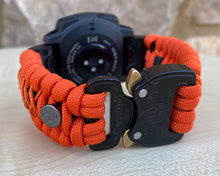 Charger l&#39;image dans la galerie, Paracord Watchband compatible with Garmin Approach, D2, Descent, Enduro, Epix (Gen 2), Fenix, Forerunner 935/955, Instinct, MARQ, Tactix, Quatix (watch not included).
